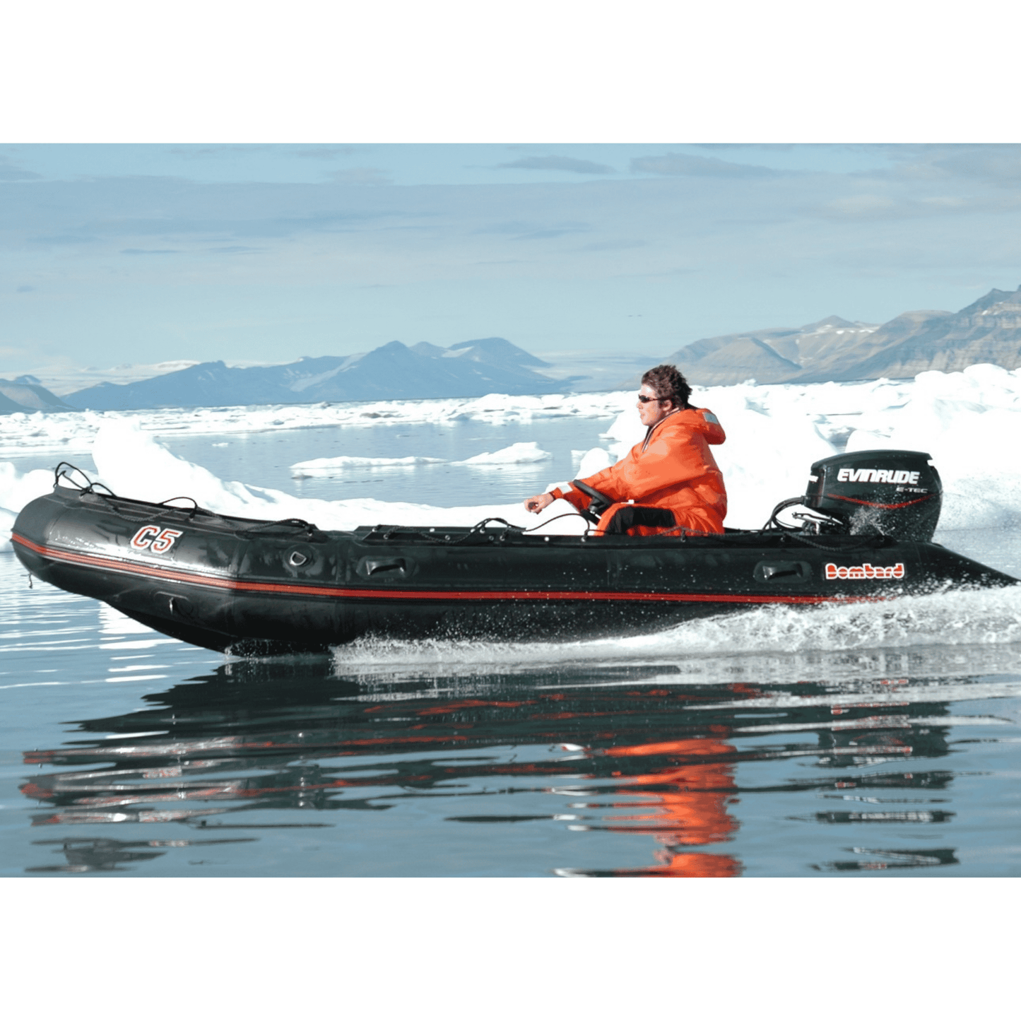 Bombard Commando C5 rubberboot met aluminium vlonderdelen en deelbare houten kiel